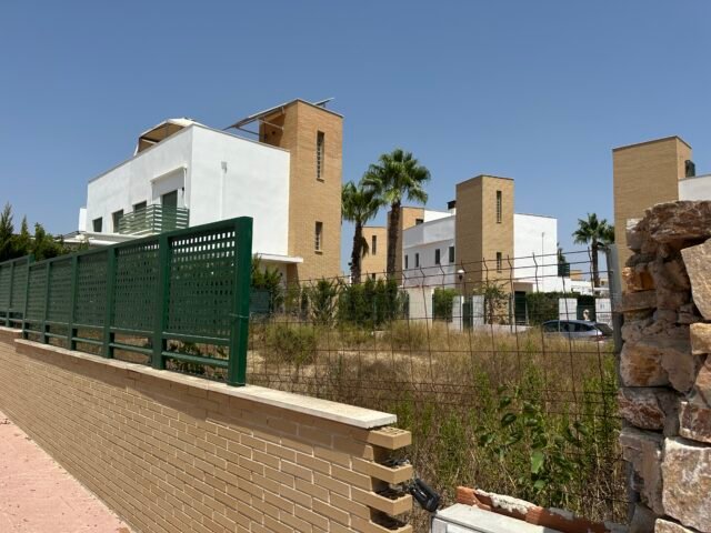 The urbanisation & surroundings, Residencial Montesol