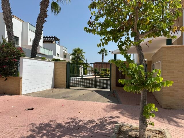 Gated entrance — Residencial Montesol