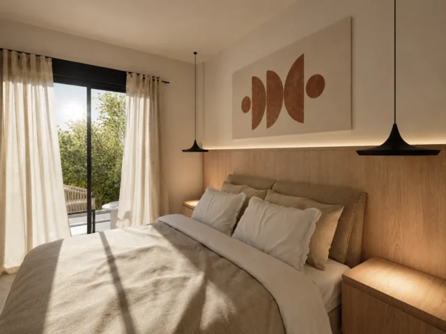 Main bedroom with private terrace access, Residencial Montesol